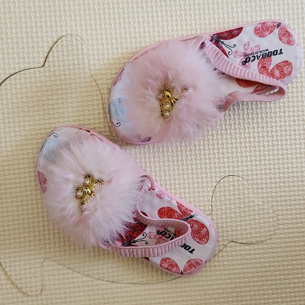 Pink fuzzy toddler slipper sandals with butterfly, sz 6